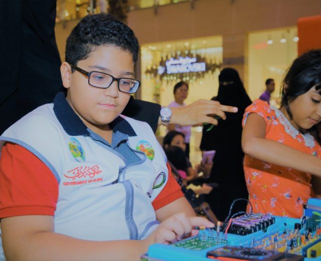 (DEWA) cooperate with Sciences Educational Experiments Kit (SEEK)